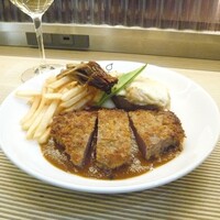 ビストロカラト - ビーフカツ＋ミニサラダ 1925yen