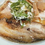 津軽煮干中華蕎麦 サムライブギー - 肉そば（アップ）