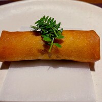 アカ - 牛肉のトマト煮のエンパナーダ。春巻き仕立て。