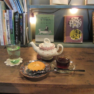 アール座読書館_2