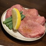 炭火焼肉 肉刺し にく式 - 