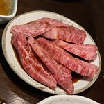 炭火焼肉 肉刺し にく式 - 