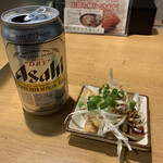 麺屋のろし - 「セット」の缶ビールとおつまみ（ネギチャーシュー）。