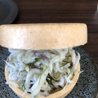 サリーヒルズ - 軽めのプチコース４１８０円。シラスたっぷりモナカ。シンプルな素材ですが、味付けが絶妙で、とーっても美味しくいただきました（╹◡╹）（╹◡╹）