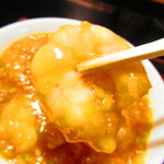 黄鶴 - ランチ小皿定食　２８００円（税込）のエビのチリソース煮のアップ【２０２１年３月】