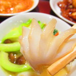 黄鶴 - ランチ小皿定食　２８００円（税込）の青梗菜とイカの塩味炒めのアップ【２０２１年３月】