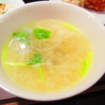黄鶴 - ランチ小皿定食　２８００円（税込）の玉子スープのアップ【２０２１年３月】