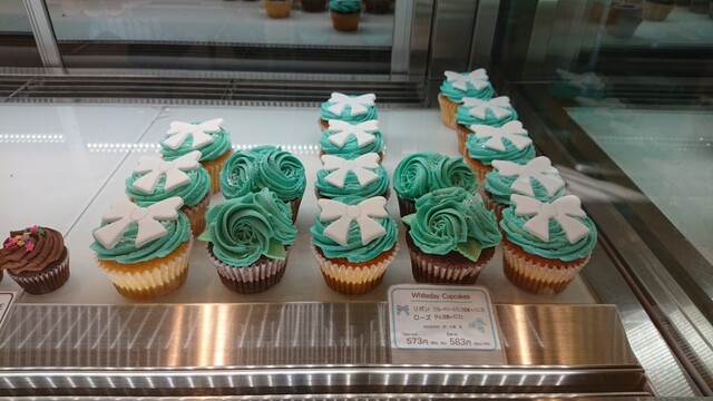 ローラズ カップケーキ 東京 原宿本店 Lola S Cupcakes 明治神宮前 ケーキ 食べログ