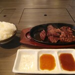 焼肉・ステーキ い志だ屋 - 