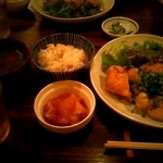 郷酒 - ボリューム満点、豚ロース天みぞれぽん酢定食です