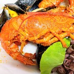 イタリア料理 アチェルボ - でっかいオマール海老と、 ムール貝とホタルイカが入ってます♡