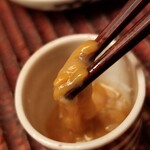 緒方 - ④新このわた(京都府宮津産)
      海鼠の腸の塩辛、お酒のアテ
      同日、｢このこ｣と思い違いしてお隣さまにお話してしまいました。
      お詫びして訂正致します。