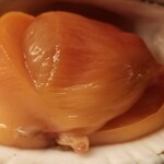 緒方 - ⑩赤貝(山口県光産)
      産卵期は初夏～夏、旬は冬~春
      瀬戸内海産の貝類や雲丹は日本海や大平洋側に比べると味わいが穏やか
      というのが一般的なのですが、これは味わいが濃厚で厳選されたものだと分かります