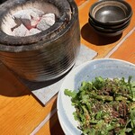肉小屋 - 生春菊サラダ。テイクアウトのお弁当で知った。