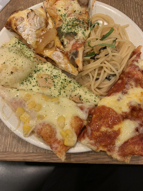 シェーキーズ 新宿通り店 Shakey S 新宿三丁目 ピザ 食べログ シェーキーズ 新宿通り店 Shakey S 新宿三丁目 ピザ 食べログ