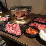 韓国料理と炭火焼肉 亀 - 