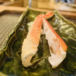 魚菜料理 縄屋 - 7. 鉢肴2：蟹脚レア焼き