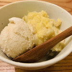 魚菜料理 縄屋 - 14.甘味：クロモジアイス+焼芋ソース掛け