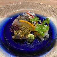 鮨・日本料理 暦 - お造りは鰆とイカのお刺身。