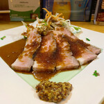 北新地 ぎょうざ家 - 絶品芳寿豚ローストポーク