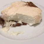 KINOKUNIYA - 栗の葉で包んだ山羊のチーズ(Fromage de Chèvre-feuille) モテシュファィユ (Mothais sur feuille) は、