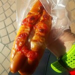 NORIPAPA 開発店 - チリドッグ そんなに辛くなくて生地はふんわり、ウインナーはジューシーパリパリ☆