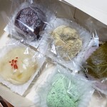 御菓子司 福来雀 あずき宿 - 本日のチョイス。金鍔、りんごの金鍔、わらびもち饅頭、うぐいすもち、桜道明寺です。