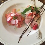 アズーリ - 苺と鴨胸肉のスコッタートと鮮魚のカルパッチョ