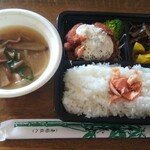 お弁当と豚汁のお店 味八 - チキン南蛮弁当 豚汁付き (税込)500円 ※開封後 (2021.03.15)