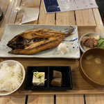 うまい魚が食べたくて - 鯖の干物定食¥900 と塩麹鶏の唐揚げ¥100