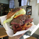 ベーカーバウンス - 【3/15(月)日替りBURGER】  『ステーキチーズバーガー¥1800』