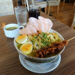 CINTA JAWA CAFE - お粥チキン　Bubur Ayam Chiken Porridge　1000円（表記は950円税込みでしたがｗ）
                        スープ・ドリンクつき・大盛り無料