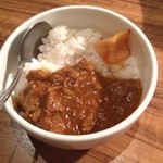焼肉ハウス大滝 - 牛スジカレーの小さいのの半分