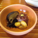 千松しま - 蛸の柔らか煮と椎茸と薇と大豆の含め煮。