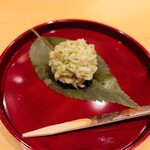 銀座 しのはら - 桜葉入りの金団