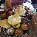 印度料理シタール - スペシャルターリー スパイシーホットセットと飲むタマリンド