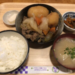 家庭料理　かわじ - ♪牛肉じゃが定食￥700