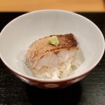 日本料理四四A2 - 喉黒の寿司