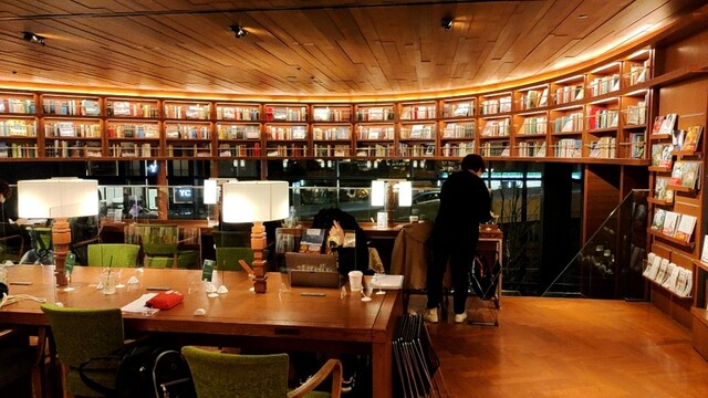 スターバックスコーヒー Tsutaya梅田merise店 Starbucks Coffee 大阪梅田 阪急 カフェ 食べログ