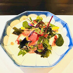 完全個室・会席料理 おかべ - 生姜の効いたドレッシングの海鮮サラダ