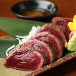博多 よかもん屋 - 肉の甘味と旨味が味わえるレアステーキは数量限定！
