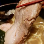 イレブンフーズ 源流 - ラーメン並（830円）＋ライス（ランチタイムサービス）