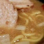 イレブンフーズ 源流 - ラーメン並（830円）＋ライス（ランチタイムサービス）