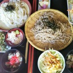 Kodaira No Sato Mamianatei - 蕎麦とうどんの狸穴定食