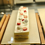 パティスリー＆ブーランジェリー ラ・パルム・ドール - 苺大福ショート