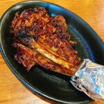 八剣伝 - 純和赤鶏サムライもも焼き1本焼
            肉質は割とさっぱりだけど甘めのタレでしっかり味。