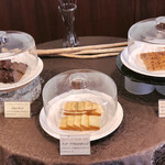 パティスリー＆ブーランジェリー ラ・パルム・ドール - 焼き菓子コーナー①