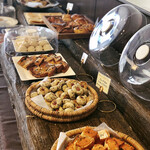 パティスリー＆ブーランジェリー ラ・パルム・ドール - パンコーナー（逆から）