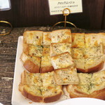 パティスリー＆ブーランジェリー ラ・パルム・ドール - 焼きたて登場