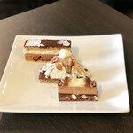 パティスリー＆ブーランジェリー ラ・パルム・ドール - サンマルク、紅茶のモンブラン、ソシソンカモミール